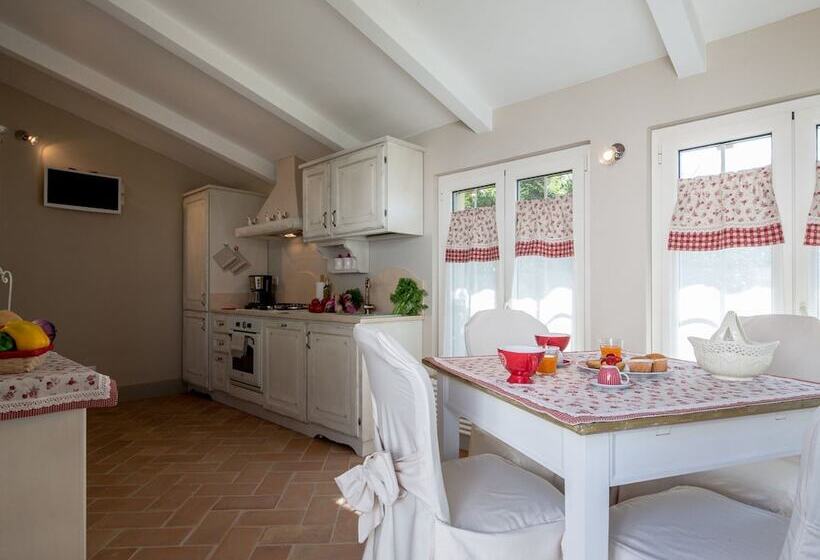 Belvilla By Oyo Limonaia