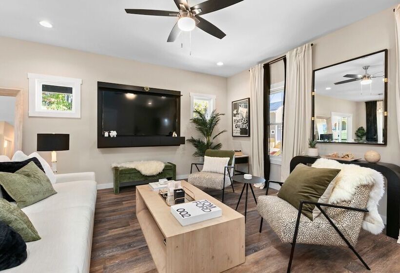 Bradford By Avantstay 10 Minutes To Downtown