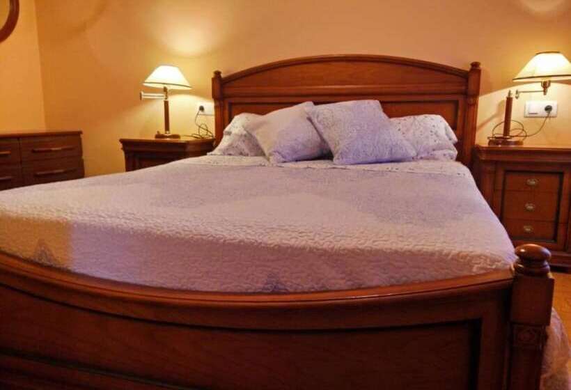 Country House In Rada With Private Pool