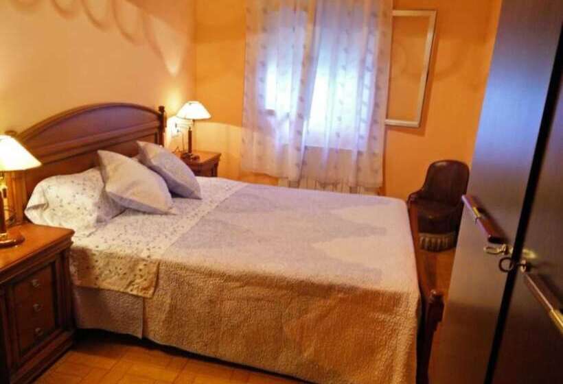 Country House In Rada With Private Pool