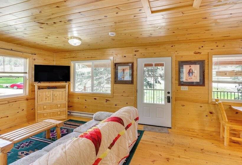 Pets Welcome: Cozy Cabin W/ Deck In Deadwood!