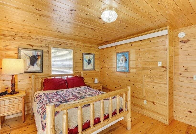 Pets Welcome: Cozy Cabin W/ Deck In Deadwood!