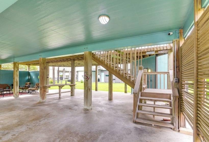 Crystal Beach Home W/ Deck + Ocean Views!