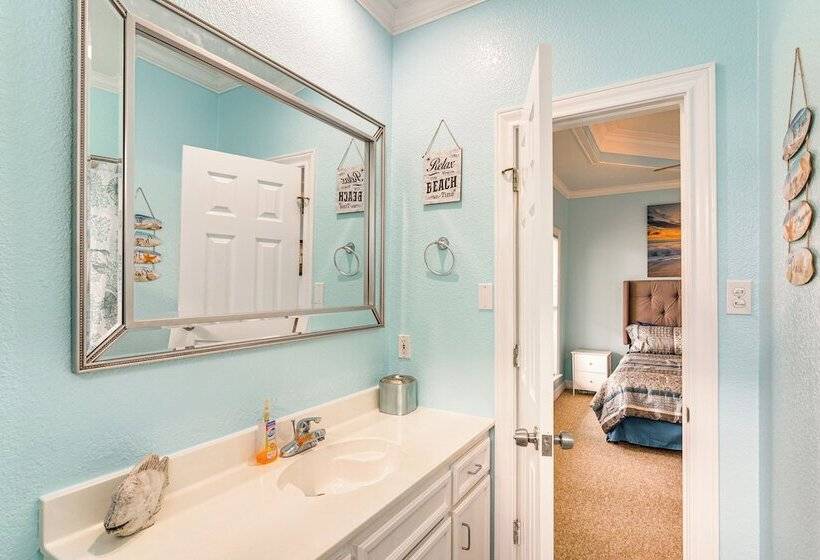 Crystal Beach Home W/ Deck + Ocean Views!