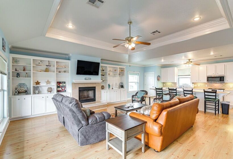 Crystal Beach Home W/ Deck + Ocean Views!