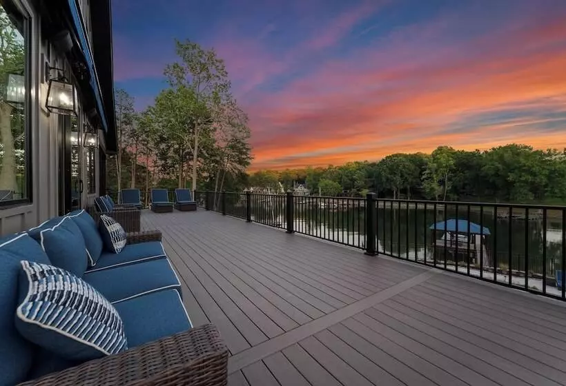 Gray Fox Lodge By Avantstay Waterslide Pool, Theater Sleeps 23