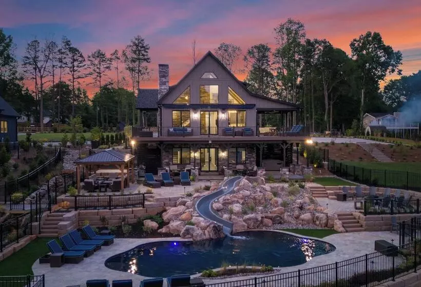 Gray Fox Lodge By Avantstay Waterslide Pool, Theater Sleeps 23