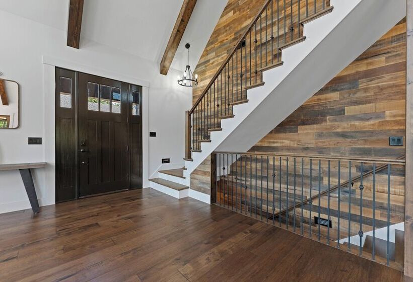 Gray Fox Lodge By Avantstay Waterslide Pool, Theater Sleeps 23