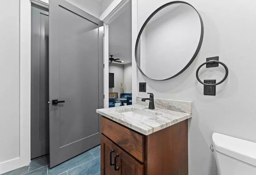 Gray Fox Lodge By Avantstay Waterslide Pool, Theater Sleeps 23