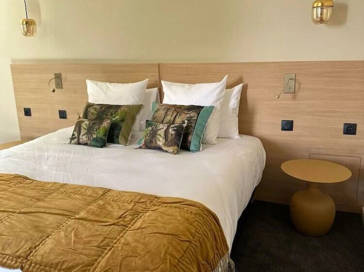 Отель Domaine De L Ecorcerie