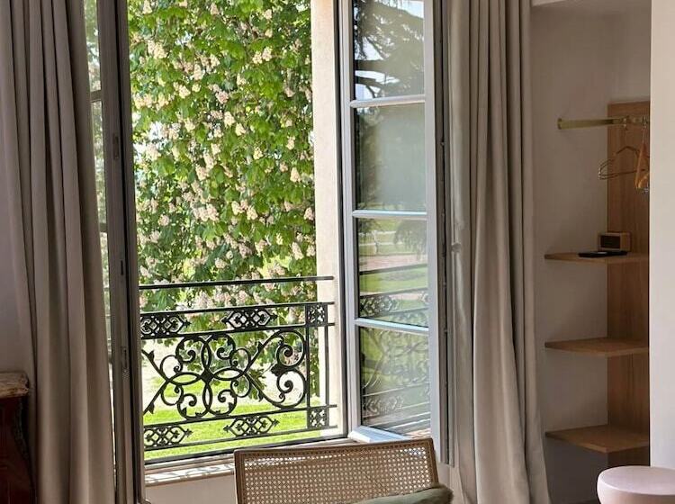 Отель Domaine De L Ecorcerie