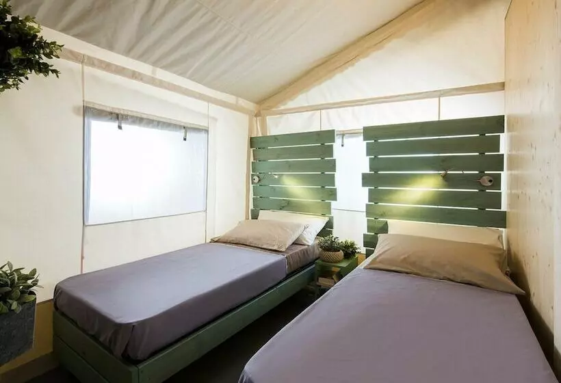 Hotelli Luxury Tent Only 11 Km. From Porec