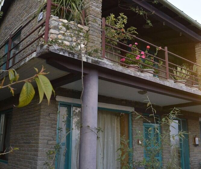 Отель Mohans Binsar Retreat