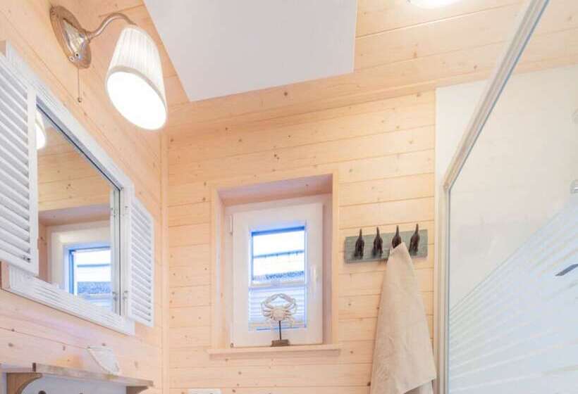 Отель The Goose Modern Retreat