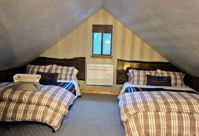 Moose Tracks By Avantstay Hot Tub, Game Room, Deck, Firepit