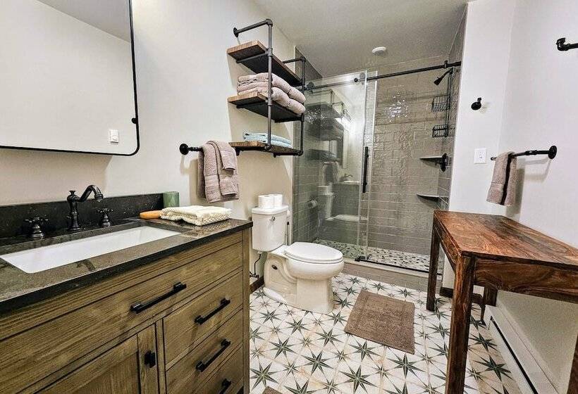 Moose Tracks By Avantstay Hot Tub, Game Room, Deck, Firepit