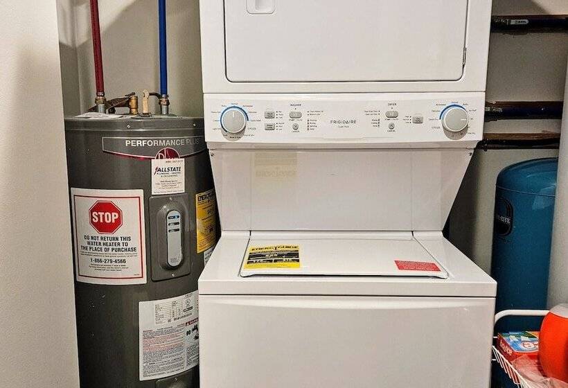 Moose Tracks By Avantstay Hot Tub, Game Room, Deck, Firepit