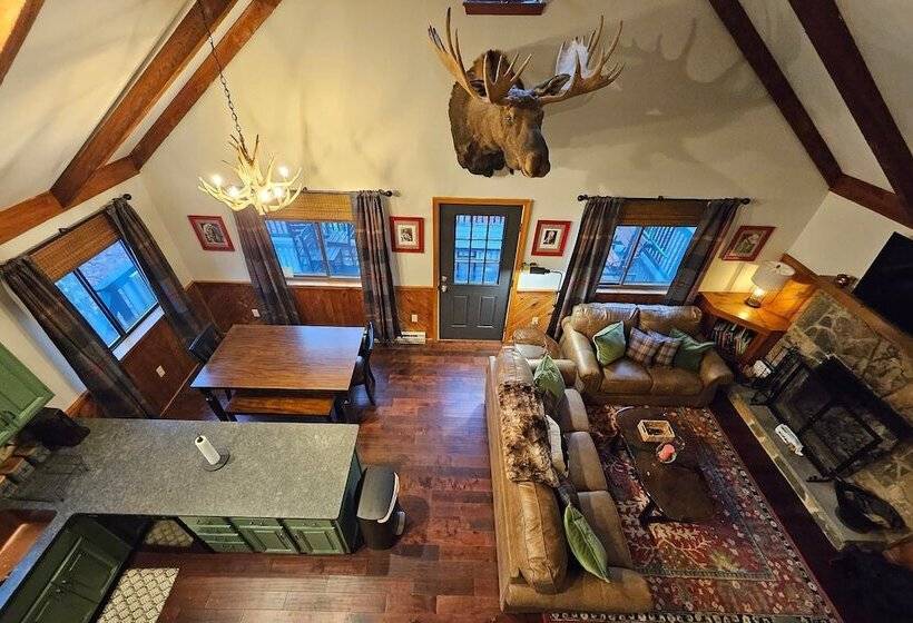 Moose Tracks By Avantstay Hot Tub, Game Room, Deck, Firepit