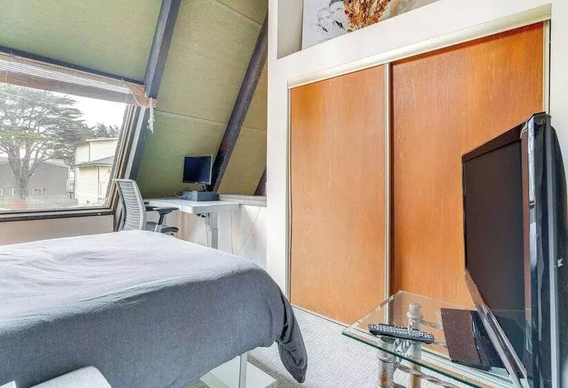 Moss Beach Oceanfront Retreat ~ 20 Mi To San Fran!