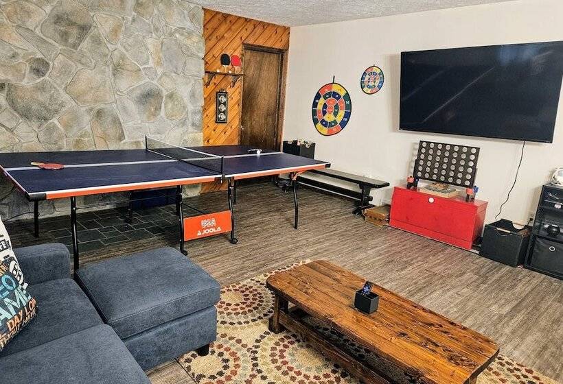 Mountain Must Have By Avantstay Indoor Hot Tub, Game Room & Fire Pit!