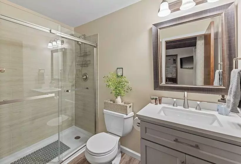 Mountain Must Have By Avantstay Indoor Hot Tub, Game Room & Fire Pit!