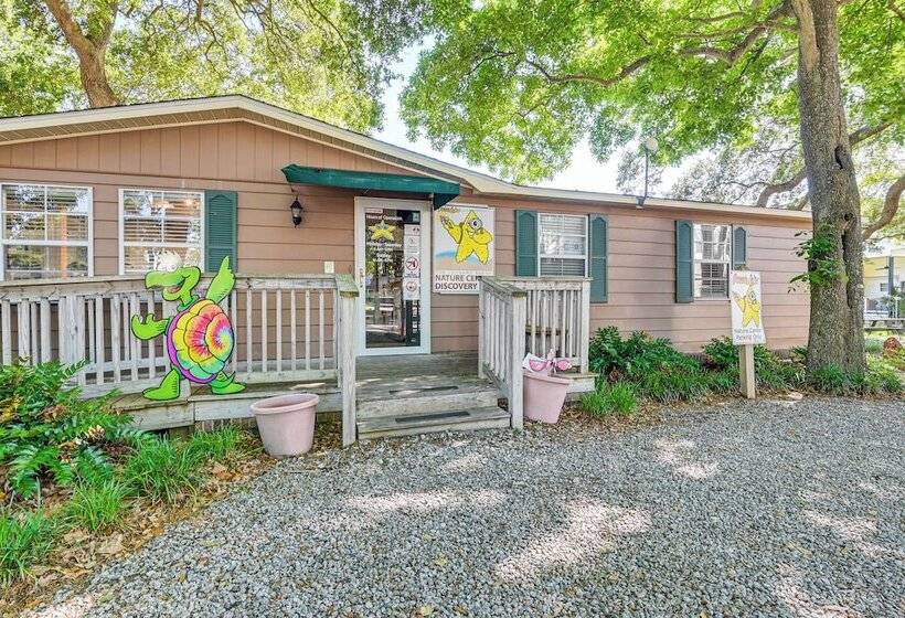 Myrtle Beach Coastal Cabana W/ Resort Amenities!