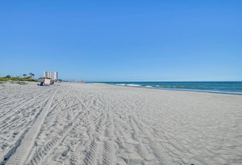 Myrtle Beach Coastal Cabana W/ Resort Amenities!