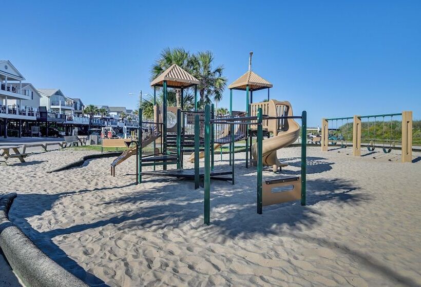 Myrtle Beach Coastal Cabana W/ Resort Amenities!