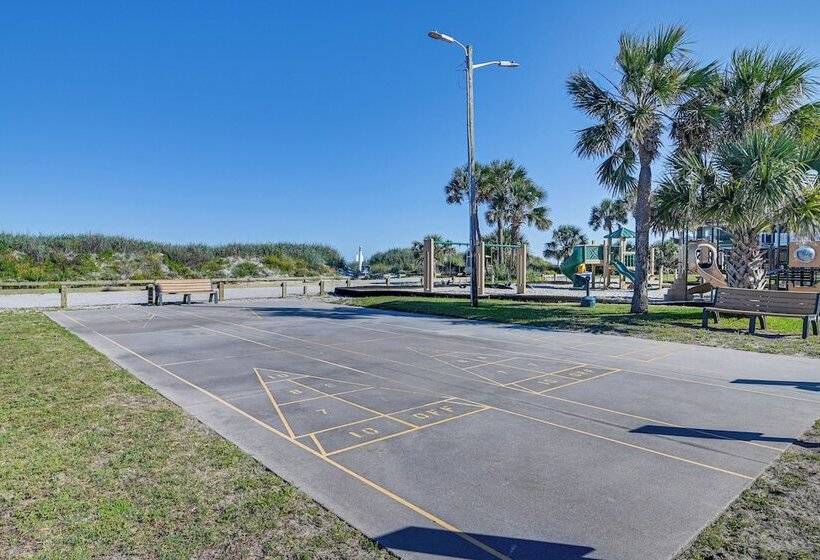 Myrtle Beach Coastal Cabana W/ Resort Amenities!