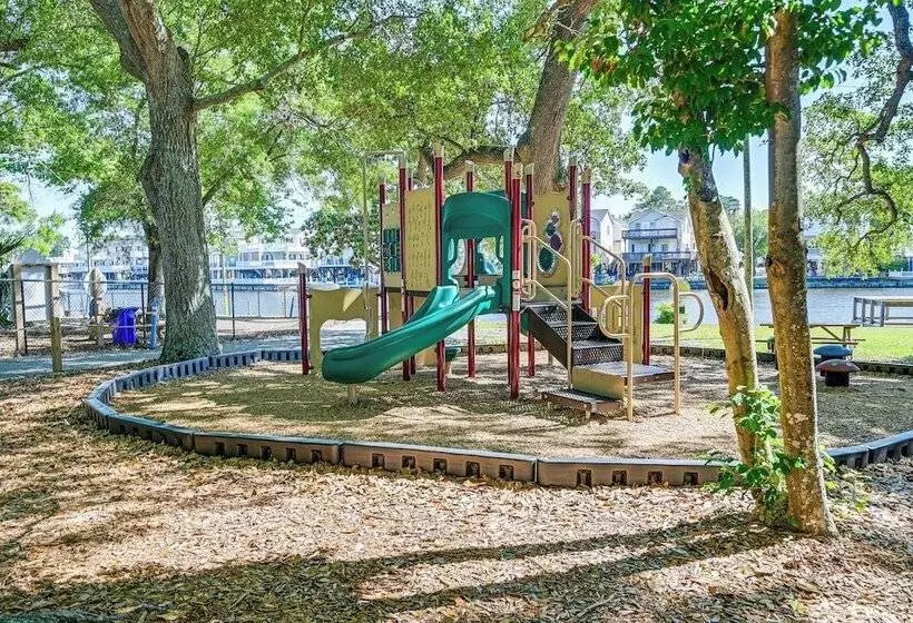 Myrtle Beach  Coastal Cabana  W/ Resort Amenities!