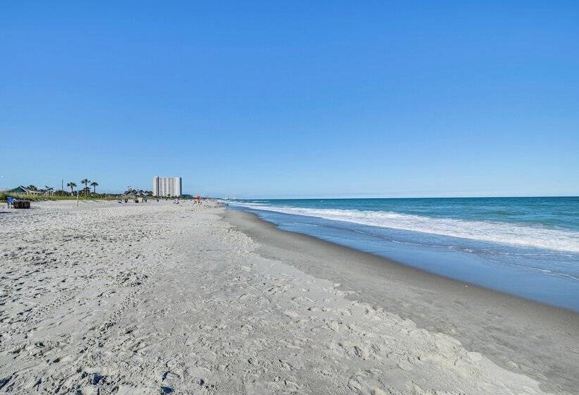 Myrtle Beach Coastal Cabana W/ Resort Amenities!