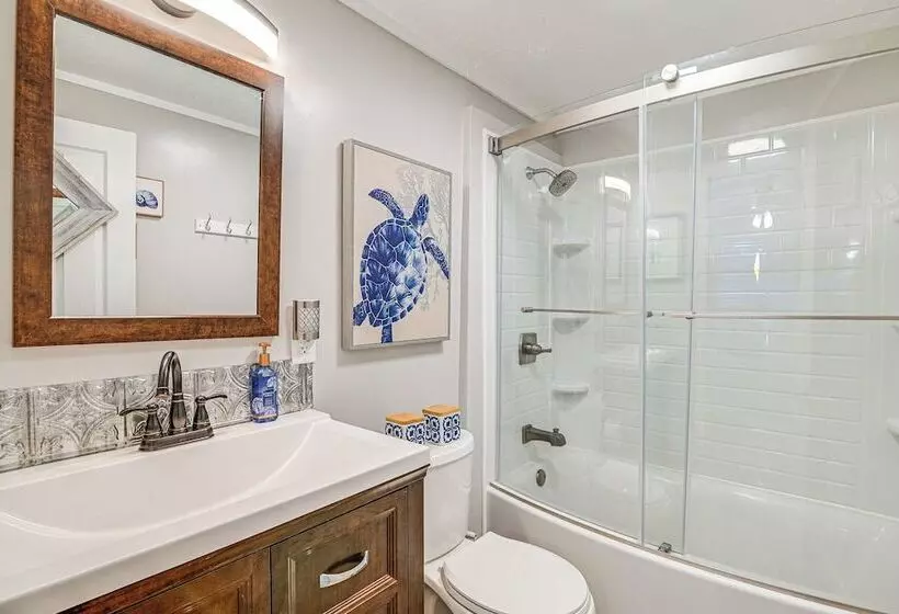 Myrtle Beach  Coastal Cabana  W/ Resort Amenities!