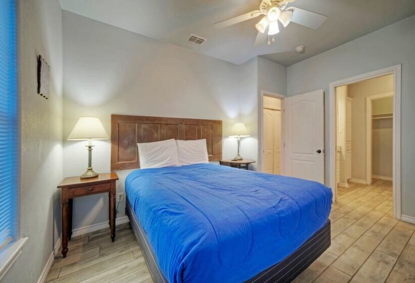 Waterfront Shared Pool W/ Bay Views, Boat Dock Oscar S Lodge By Avantstay