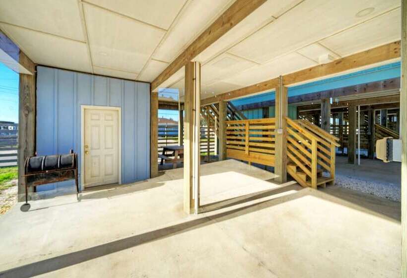 Waterfront Shared Pool W/ Bay Views, Boat Dock Oscar S Lodge By Avantstay