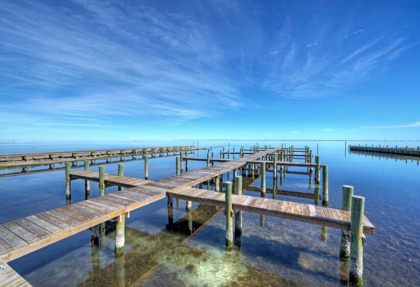 Waterfront Shared Pool W/ Bay Views, Boat Dock Oscar S Lodge By Avantstay