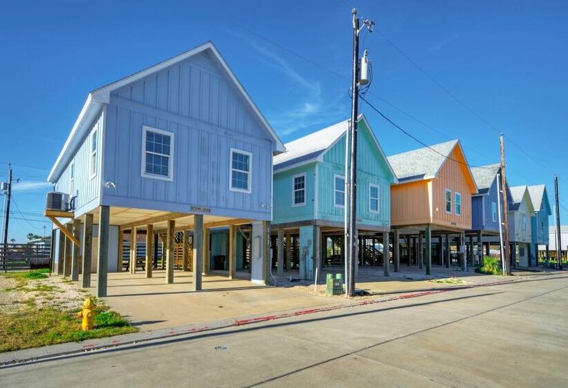 Waterfront Shared Pool W/ Bay Views, Boat Dock Oscar S Lodge By Avantstay