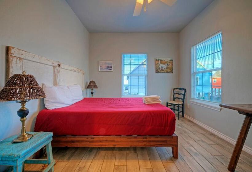 Waterfront Shared Pool W/ Bay Views, Boat Dock Oscar S Lodge By Avantstay