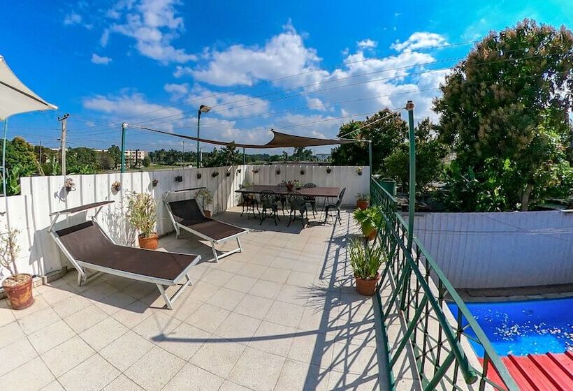 پانسیون Hostal Raul Y Olga