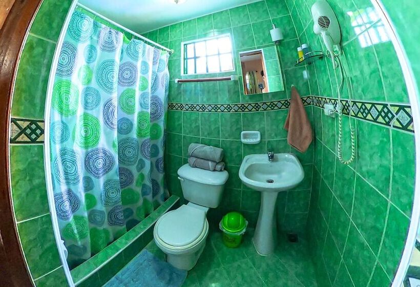 پانسیون Hostal Raul Y Olga