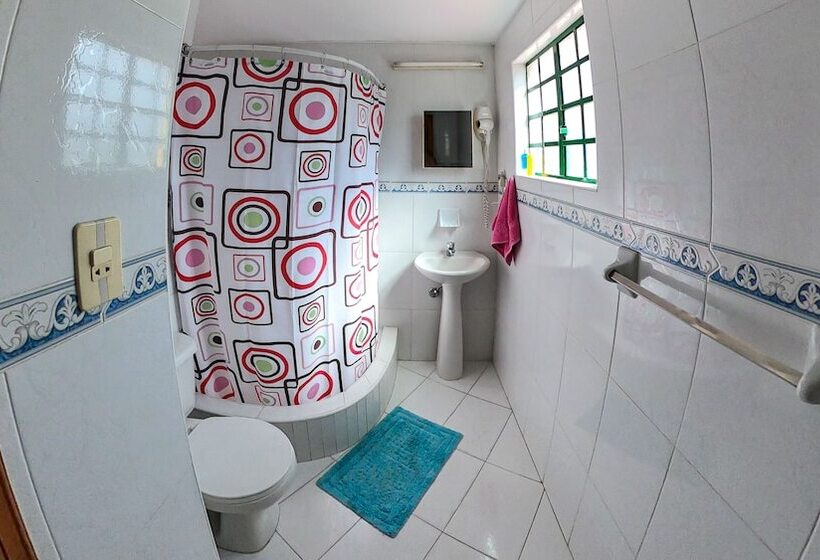 پانسیون Hostal Raul Y Olga