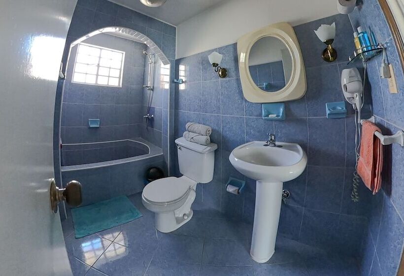 پانسیون Hostal Raul Y Olga