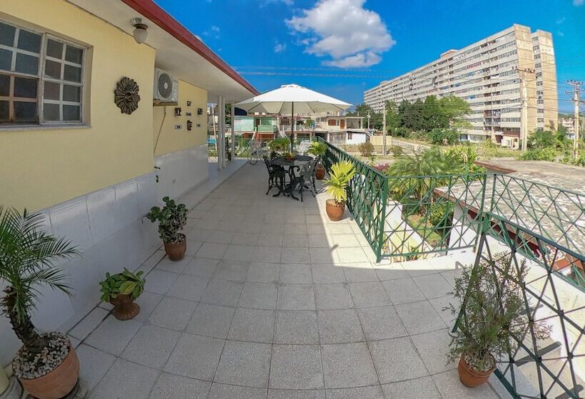 پانسیون Hostal Raul Y Olga