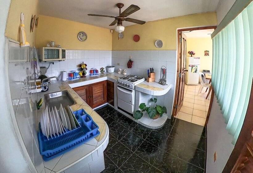 پانسیون Hostal Raul Y Olga