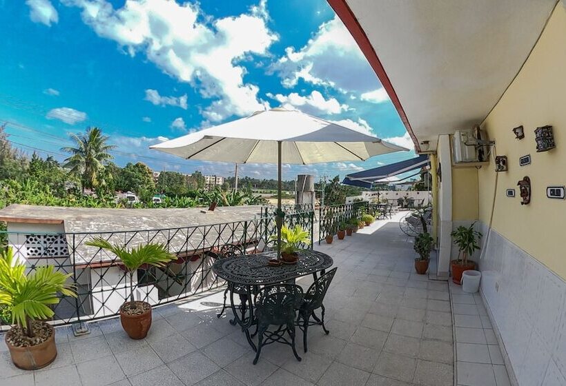 پانسیون Hostal Raul Y Olga