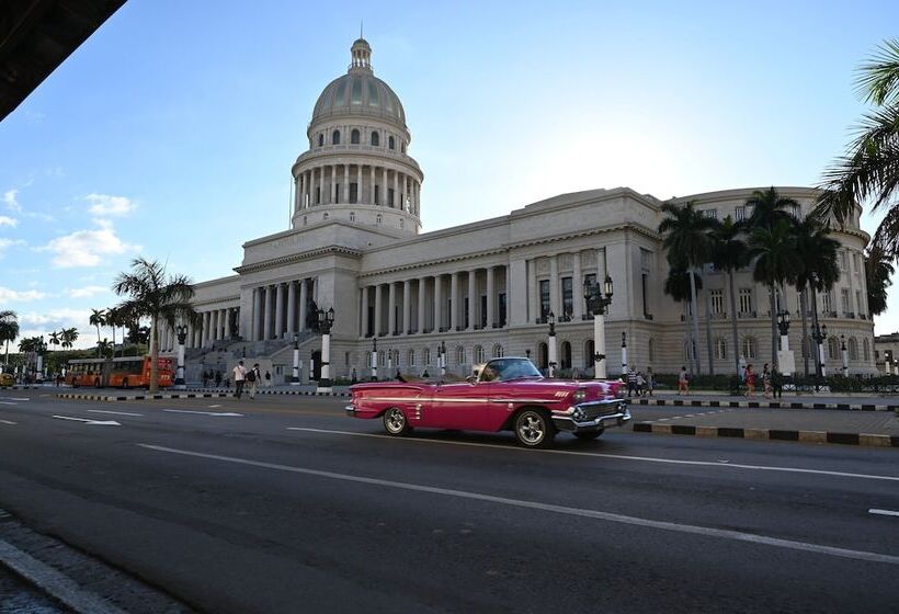 پانسیون Hostal Raul Y Olga