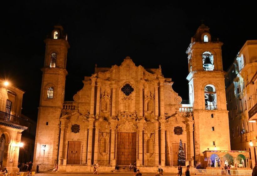 پانسیون Hostal Raul Y Olga