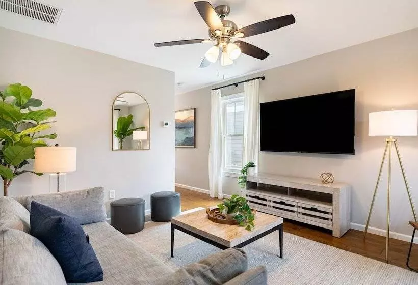 Silver Maple By Avantstay Modern & Stylish Haven