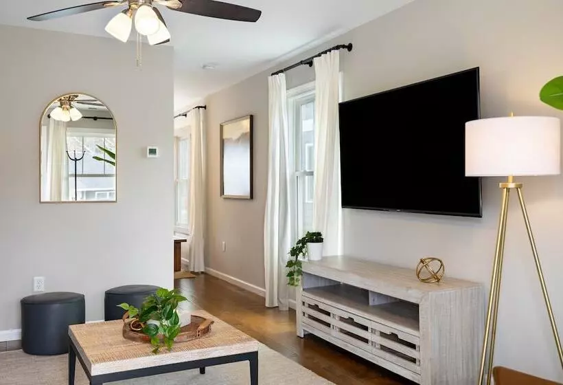 Silver Maple By Avantstay Modern & Stylish Haven