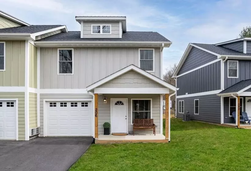 Silver Maple By Avantstay Modern & Stylish Haven