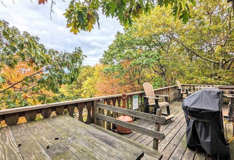 Sky View Chalet By Avantstay Stunning Interior, Spacious Deck, Hot Tub, & View